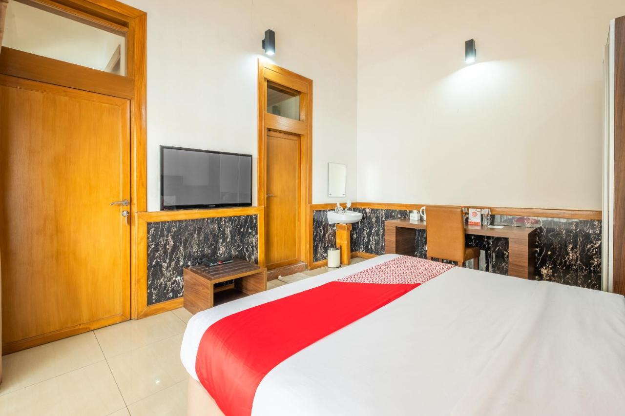 Oyo 1210 Nice Guesthouse Bandung Exterior foto